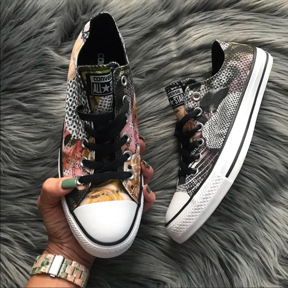 NEW 🥀 CONVERSE WOMENS LOWTOP • FLORAL - Picture 2 of 9